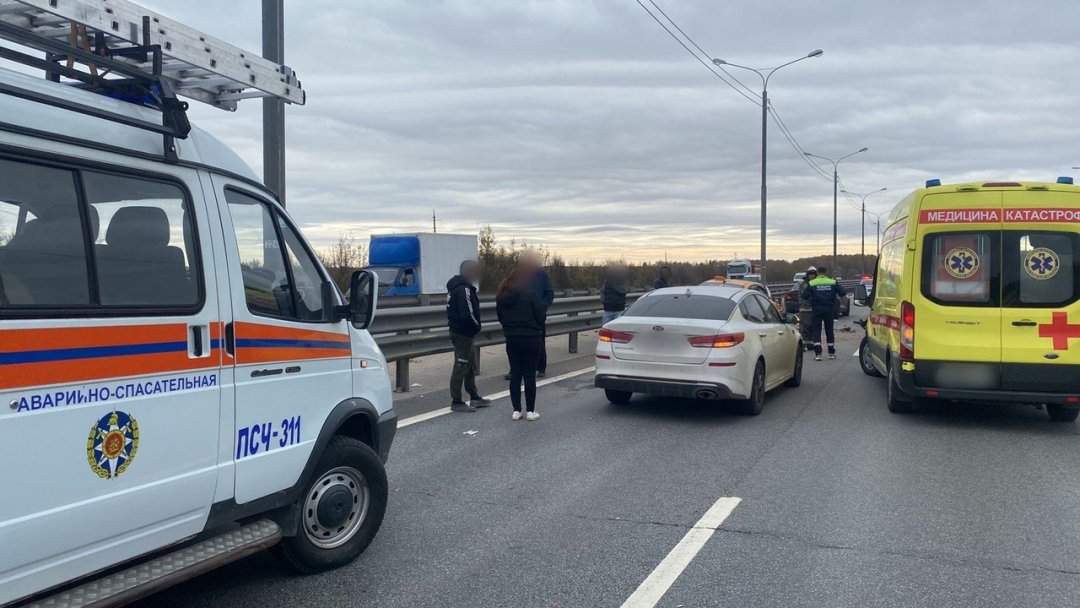 Массовое ДТП с участием шести машин произошло в округе Чехов
 
🚨 Вчера работники 311-й пожарно-спасательной части выезжали на ликвидацию последствий аварии, которая произошла на 58 километре трассы М-2 «Крым»