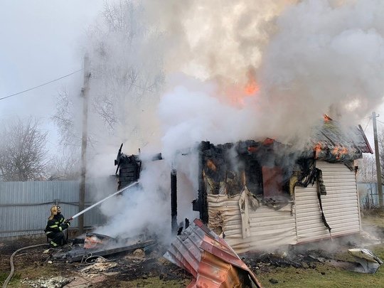 🚒 Вчера огнеборцы 311-й пожарно-спасательной части #Мособлпожспас дважды выезжали на тушение пожаров в Чеховском округе